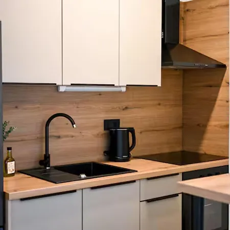 Apartment Sweet Life *