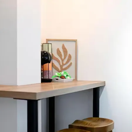 Apartment Sweet Life *