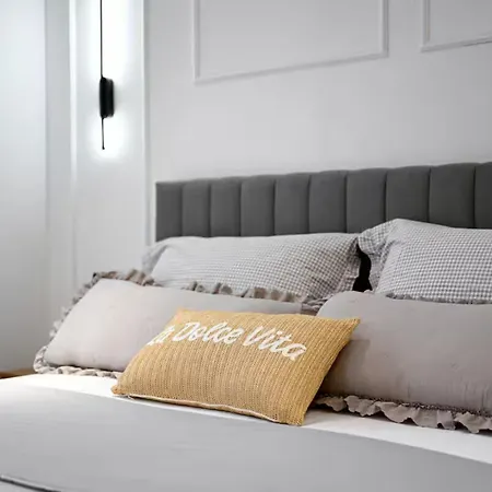 Apartment Sweet Life