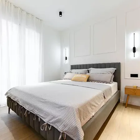 Sweet Life Apartment