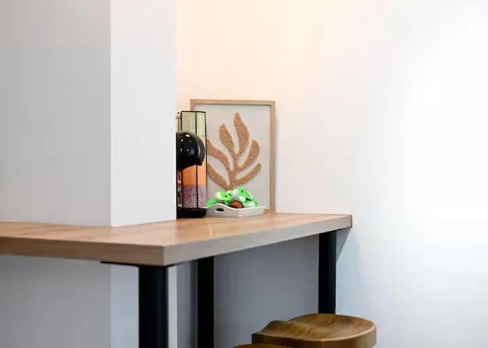 Apartment Sweet Life *