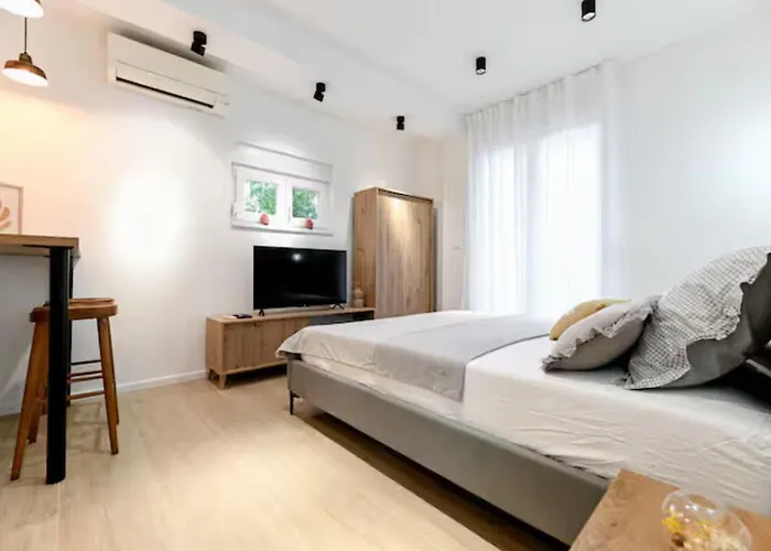 Apartment Sweet Life